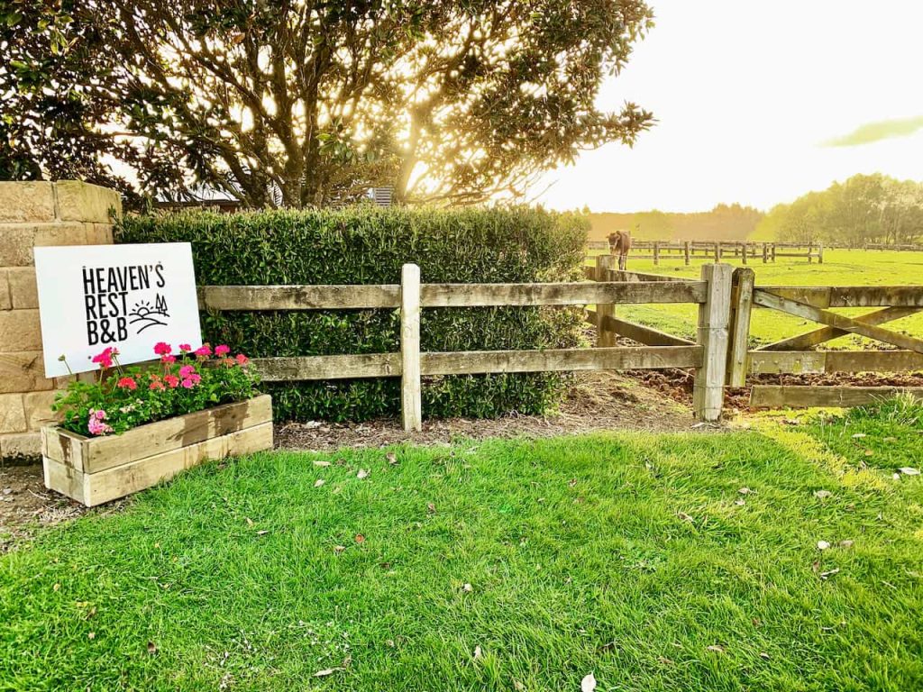 Heaven's Rest B&B sign